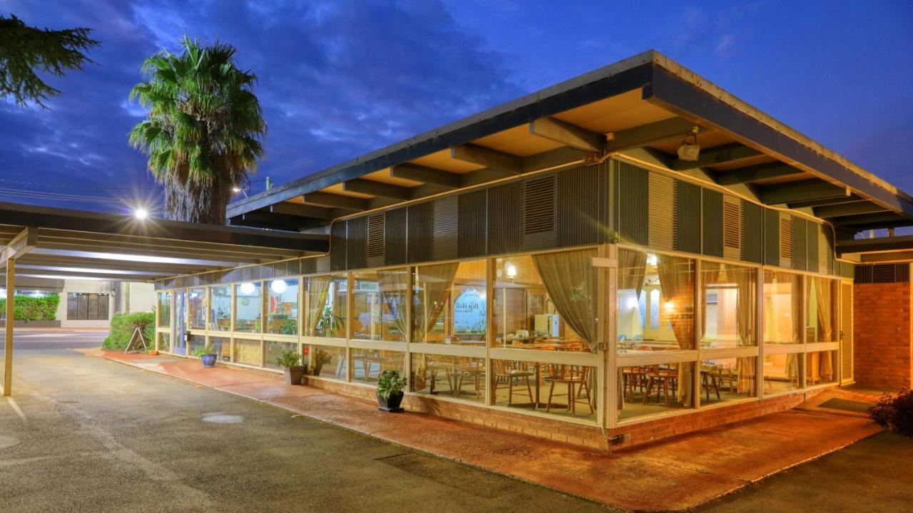 Plainsman Motel Forbes Extérieur photo
