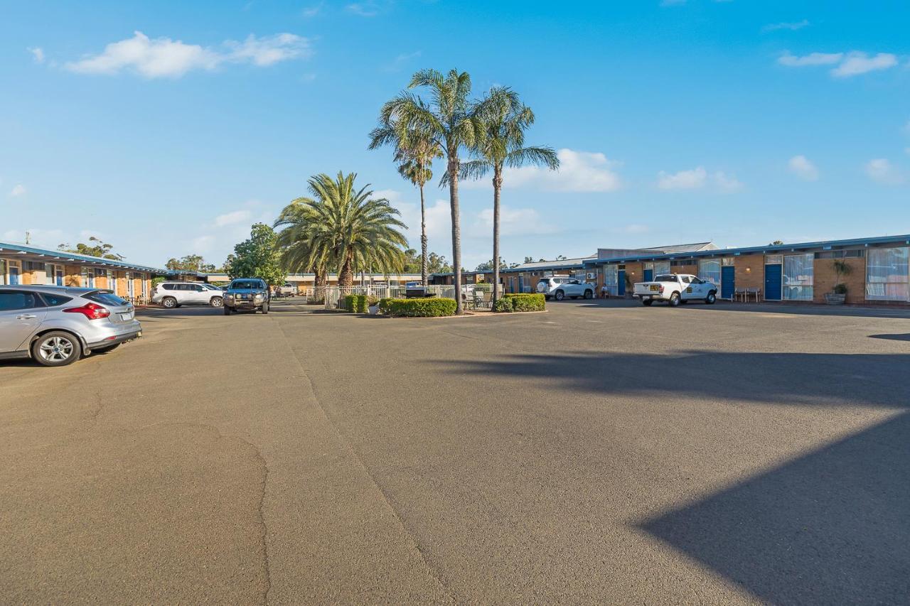 Plainsman Motel Forbes Extérieur photo