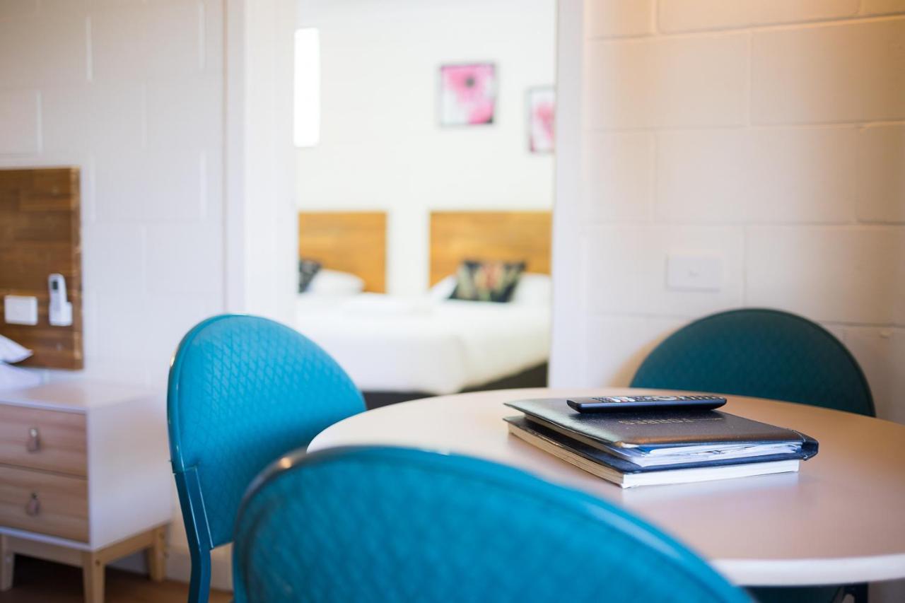 Plainsman Motel Forbes Extérieur photo