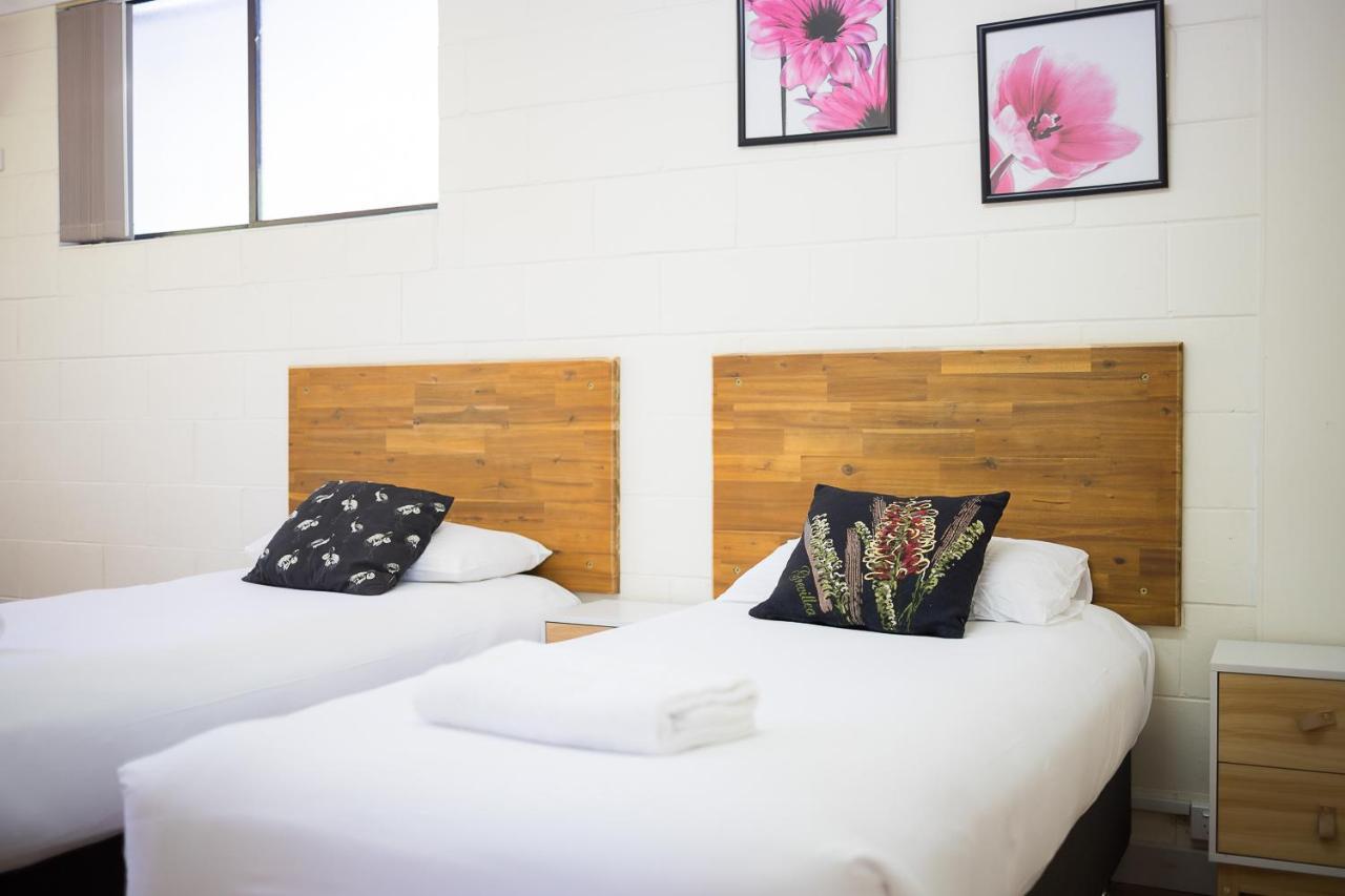 Plainsman Motel Forbes Extérieur photo