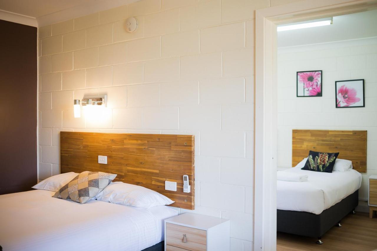 Plainsman Motel Forbes Extérieur photo