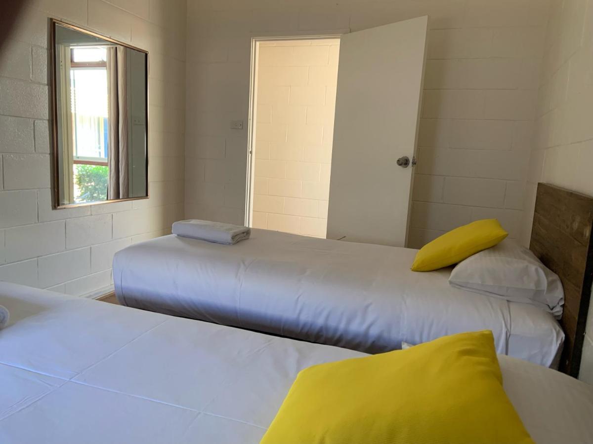 Plainsman Motel Forbes Extérieur photo